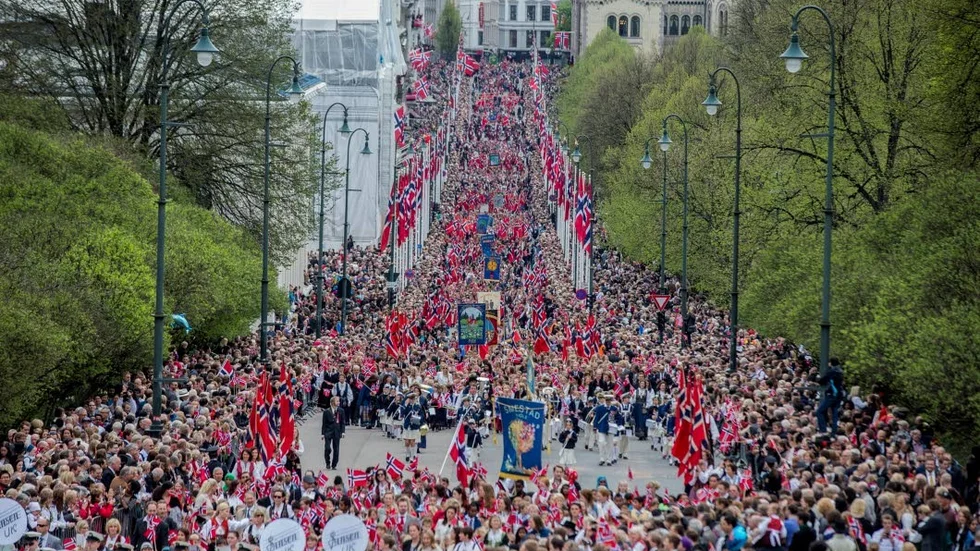 17 maj. Karl XIV Johans gata i Oslo.
