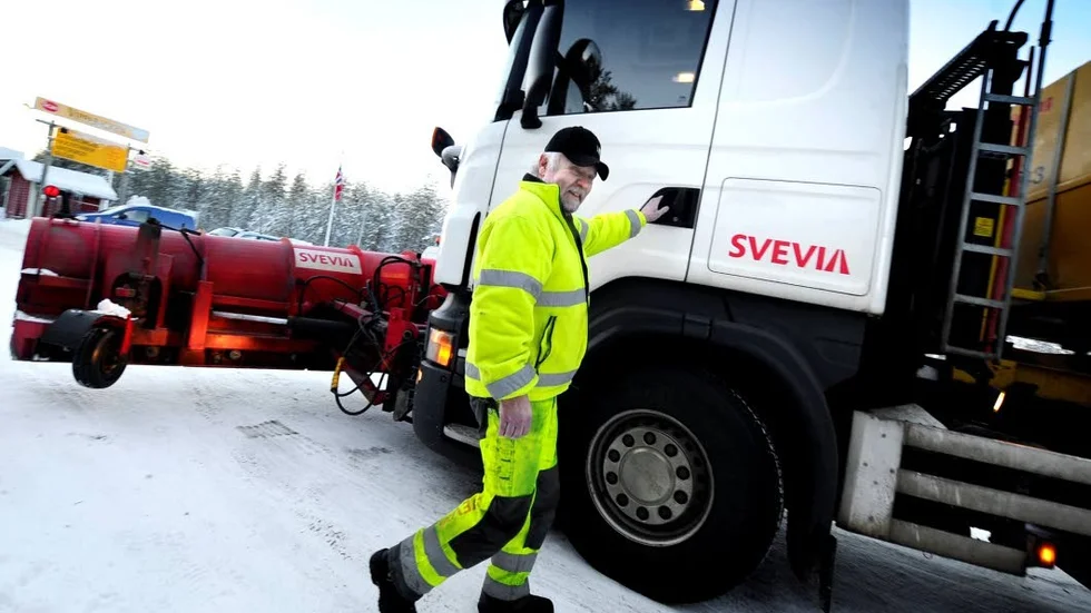 OROAD ÖVER OLYCKSTATISTIKEN. Kenneth Wåhlström skulle vilja se en större kontroll av utländska långtradare, när de anländer till Sverige. "Ofta är de för dåligt utrustade för att klara vinterväglaget och utgör en trafikfara", säger Wåhlström.