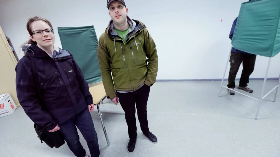 Viktigt. Kristina och Patrik Östholm vill absolut inte avstå från sin rätt att rösta. De förhandsröstade då de är bortresta valdagen.