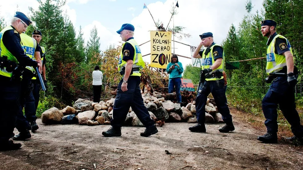 Aktivisterna blockerade vägen in till gruvområdet i Kallak.