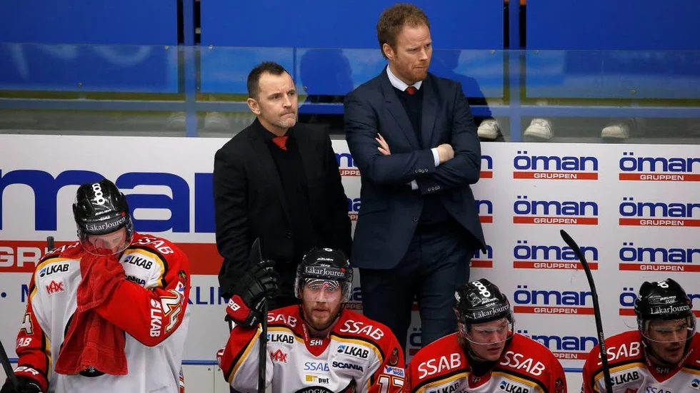 FORMSVACKA. Luleå Hockeys tränarduo Thomas "Bulan" Berglund och Jonas Rönnqvist är inte oroliga över norrbottningarnas svikande form.