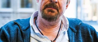 "Det kanske finns någon i polishuset som vet vem som mördade Palme"