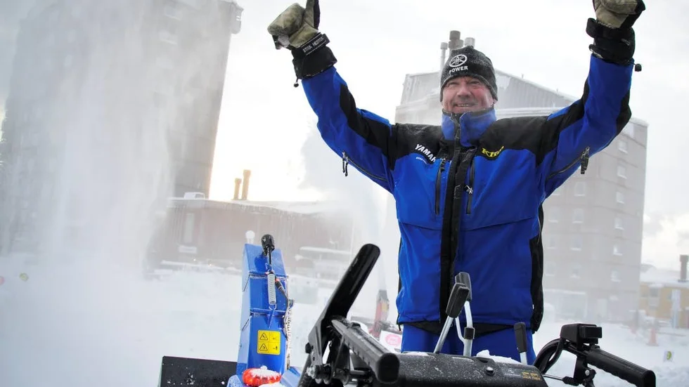 SEGRARE. Robert Åberg som kör för Yamahahuset tog hem en lekande lätt seger i snöslungetävlingen.