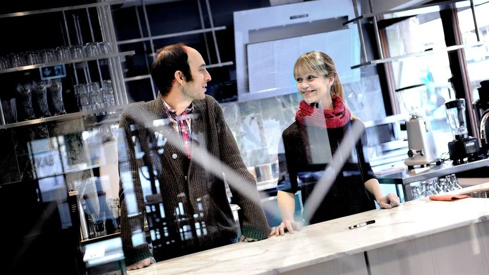 STARTKLARA. Robbie Borowczyk och Lisa Pelli Borowczyk får äntligen öppna sin nya restaurang i det gamla posthuset i centrala Luleå.