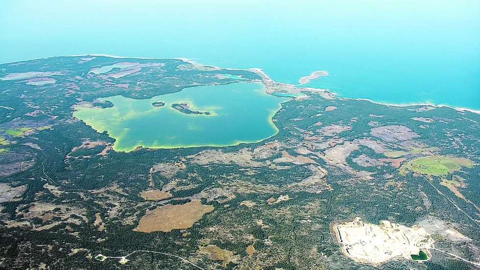 Länsstyrelsen vill mäta trafiken genom naturreservatet Bästeträsk.