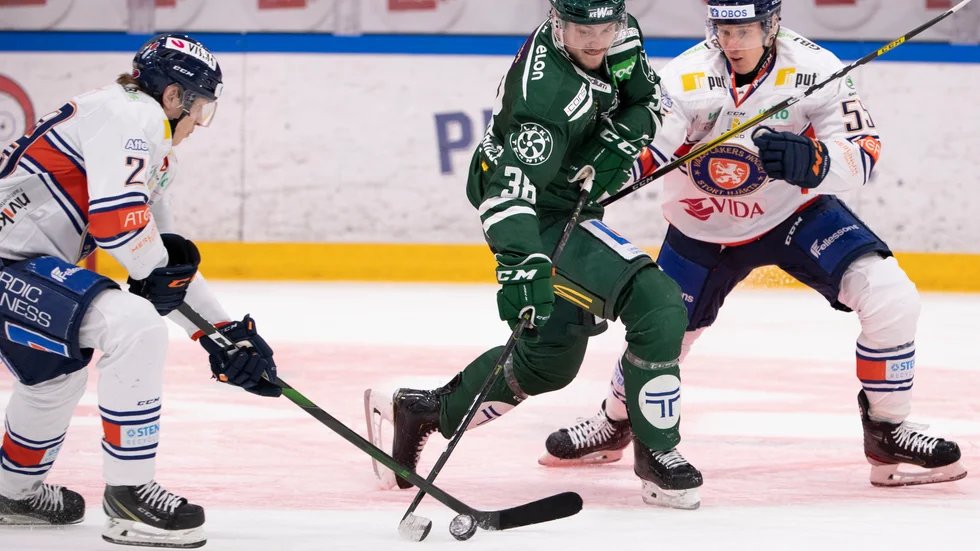 Färjestad och Växjö, två av de fem SHL-lag som har smittspridning just nu. Arkivbild.
