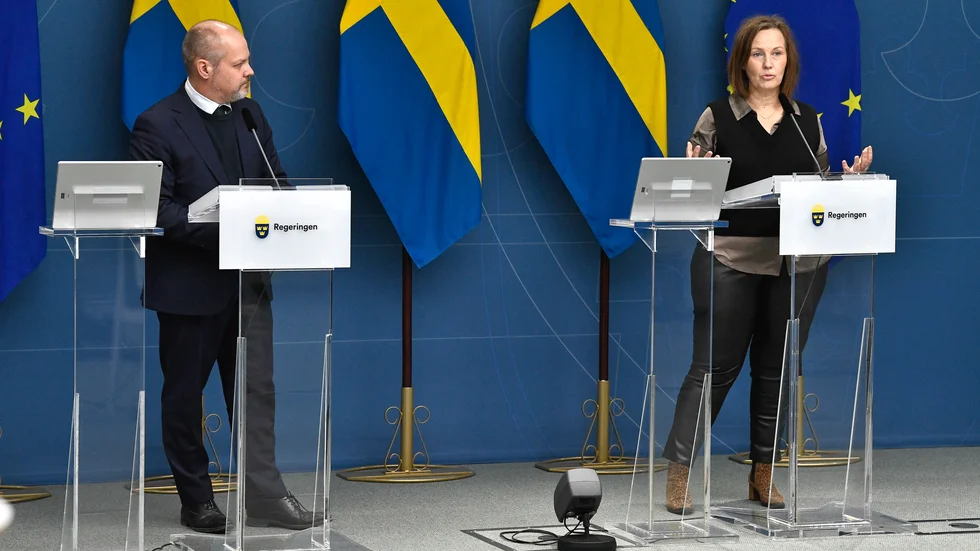 Justitieminister Morgan Johansson (S) och Juno Blom (L) vill visa att politiken ser barns lidanden.