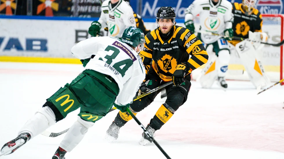 Dagen efter att Malmö tvingats skjuta upp fler matcher kommer beskedet – även Färjestad har drabbats av ett utbrott.