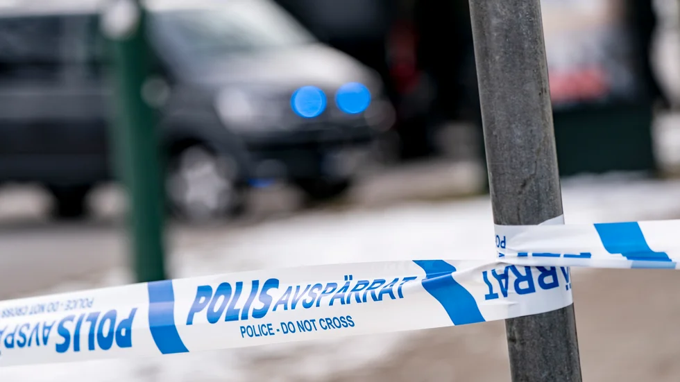 Polisen har spärrat av platsen. Arkivbild.