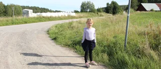 Hollie, 6, ska dela skolväg med traktorer och lastbilar