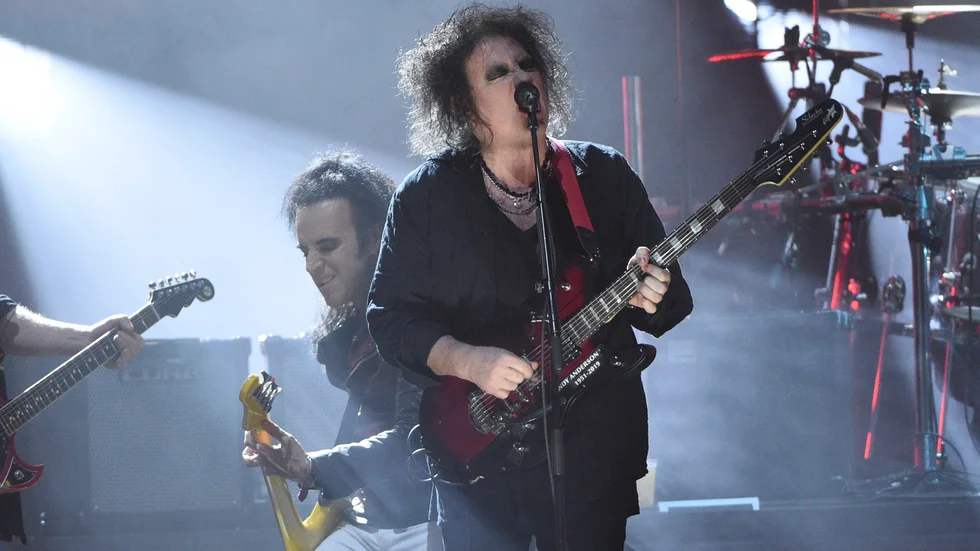 Simon Gallup och Robert Smith framträder i New York när The Cure valdes in i Rock &|Roll Hall of Fame i mars 2019. Arkivbild.