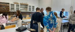 Kreativa koldioxidsexperiment för eleverna på S:t Iliansskolan