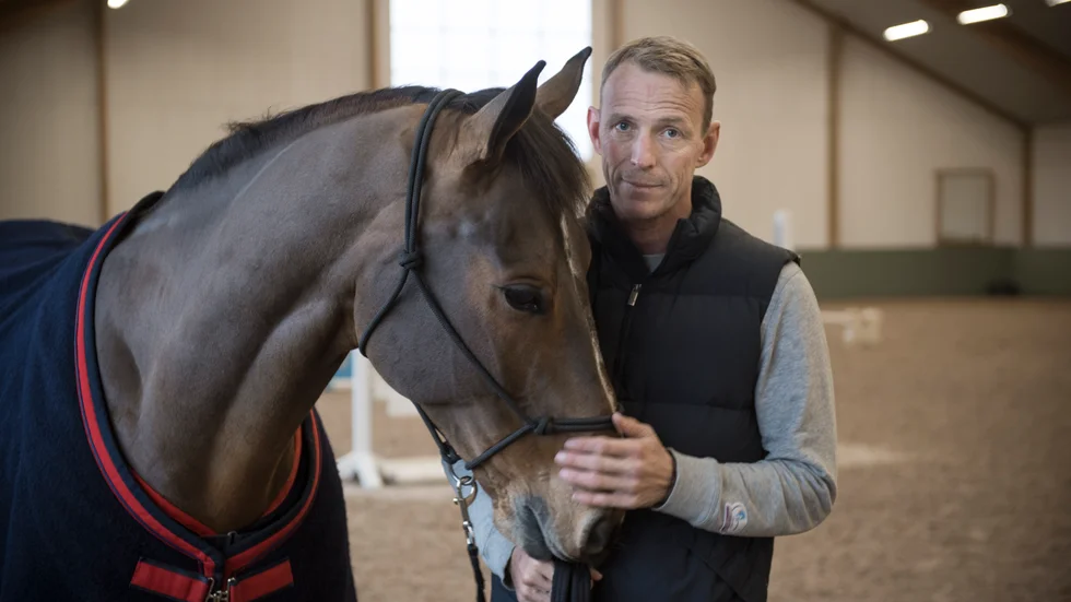"Svensk ridsport är i framkant såväl genom Peder Fredricson som Henrik von Eckermann. Men det lämnar en bitter eftersmak. Var är all pompa och ståt?"