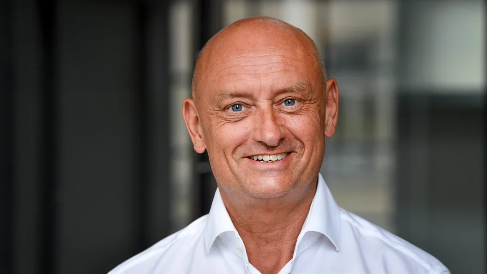 Dirigenten och arrangören Hans Ek är den första att tilldelas Konstnärsnämndens stipendium för "aktiva och gränsöverskridande musikkonstnärer".