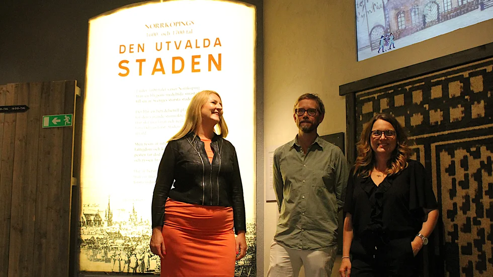 Museichef Maria Jönsson, Mattias Åkeson som stått för formgivningen och intendent Sofia Hammarqvist som arbetat med den permanenta utställningen "Den utvalda staden" på Stadsmuseet.