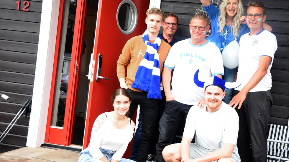 
Längst bak från vänster Olli Vittaniemi, Patrik Norsten, Heikki Vittaniemi, Satu Manninen Norsten och Jukka Ollikkala. Längst fram Ludovica Sciarotto och Victor Johansson. 


