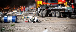 Stor brand på Degermyran – allmänheten uppmanas stanna inomhus