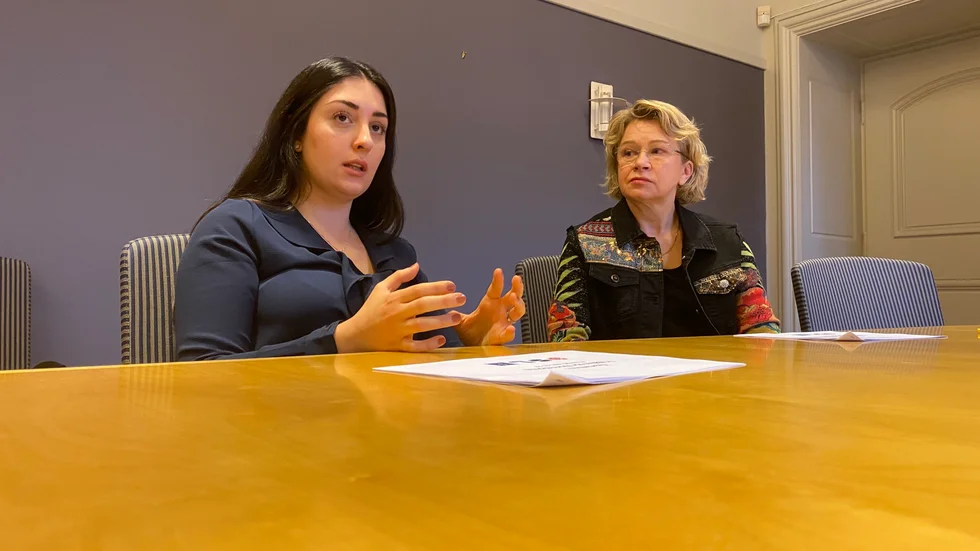 Socialnämndens ordförande Maria Sayeler Behnam (S) och socialnämndens förste vice ordförande Monica Holtstad (L) presenterade under onsdagen nämndens satsningar på bland annat avhopparverksamet för kriminella.