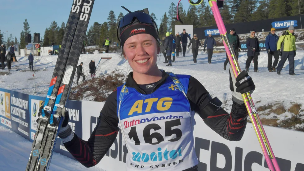 Elvira Öberg jublar efter segern i Idre.