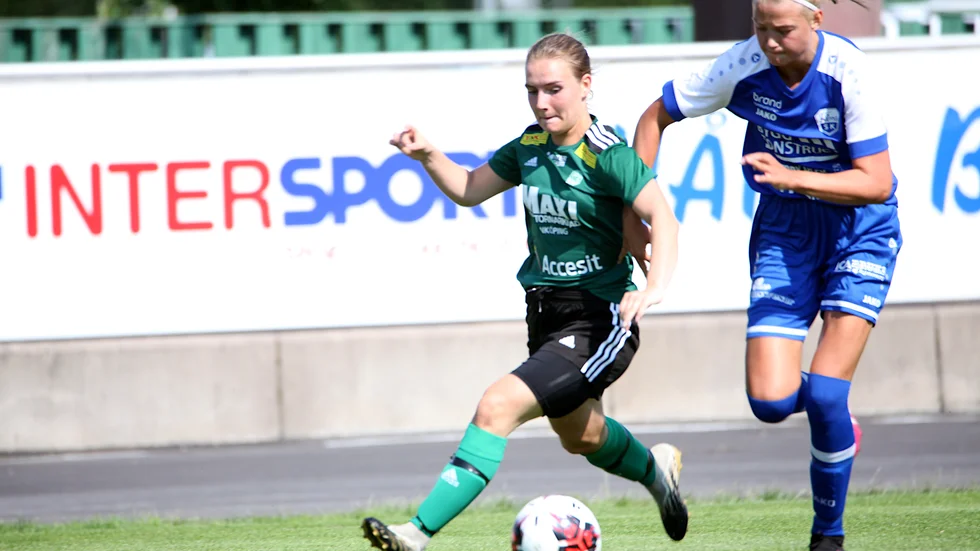 Lina Rosengren, ESK-spelare som ger allt på mitten.