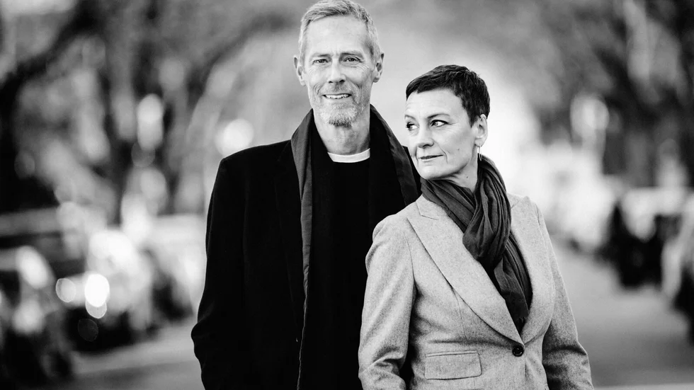 Orkar läsarna? Kim Faber och Janni Pedersen serverar en bitvis spännande och bitvis överlastad berättelse.