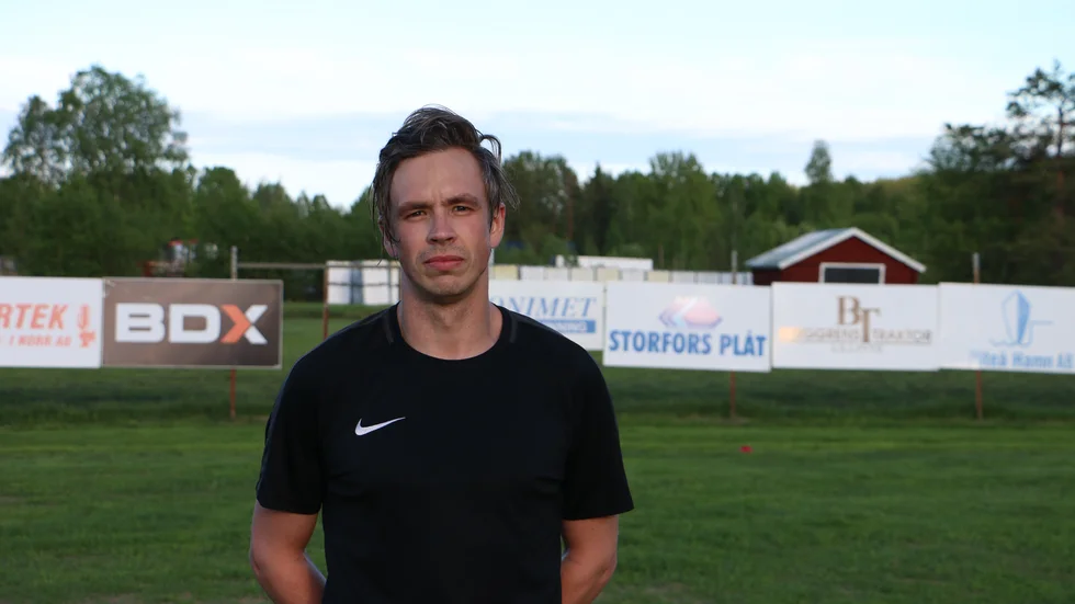 Johannes Larsson gjorde ett av målen när Lillpite besesgrade Ersnäs på hemmaplan "Alltid kul att göra mål", tyckte han. (Arkivbild)
