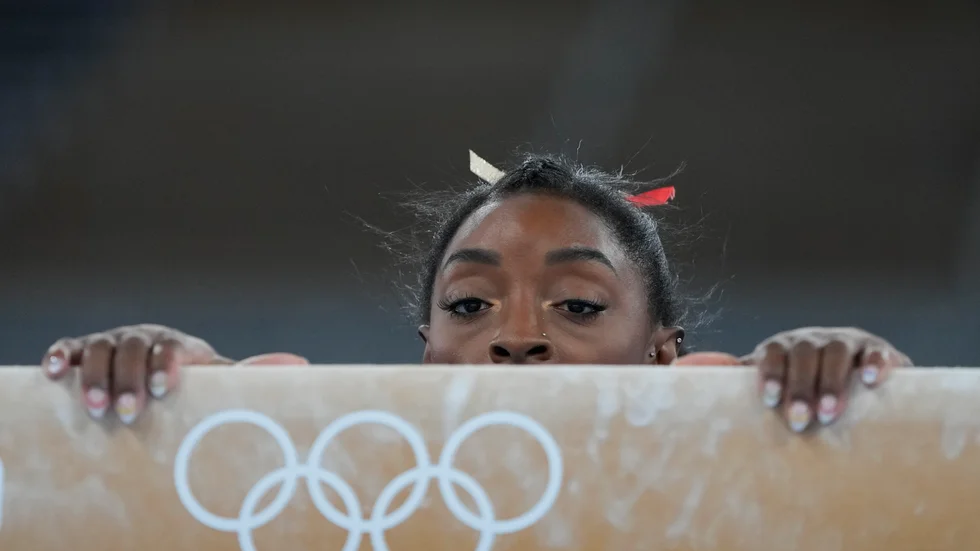 Simone Biles är illa ute i gymnastiken.