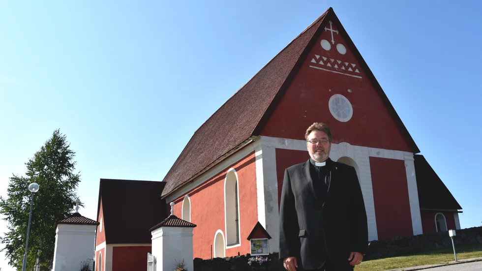 ”Det är bäst att vi går skilda vägar och det som har varit har varit”, säger Anders Gustafsson, som lämnar tjänsten som kyrkoherde.