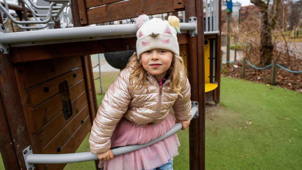 "Jag ska hälsa på mormor och morfar i Skanör och träffa min kusin", säger Julia Lundgren.