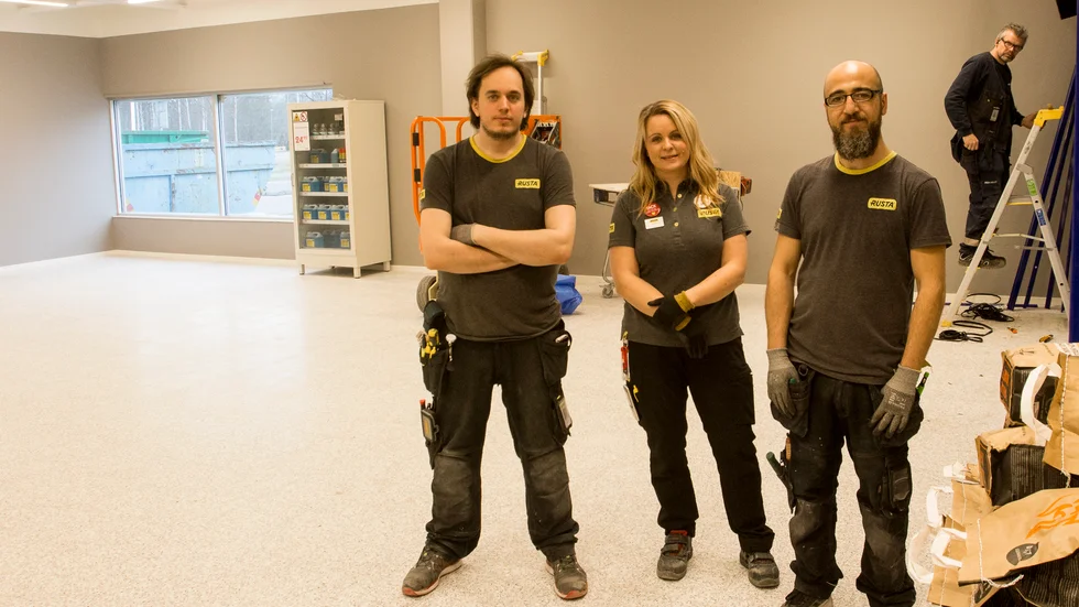 Med en del av Skokanonens tidigare lokal utökar nu Rusta sin butiksyta med 300 kvadratmeter. Mick Wahlgren, Mindy Lindström och Jonny Hanna ser fram emot nyöppningen i det ommöblerade varuhuset.