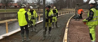 Miljonrenoveringen i Motala igång: Nu ska 230 meter kaj gjutas