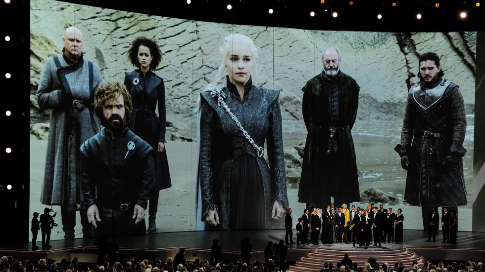 Ensemblen till "Game of thrones" tar emot priset för bästa tv-drama vid Emmygalan 2018.