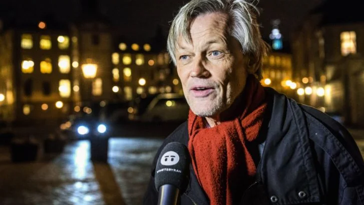 Förundersökningen mot den tidigare justitiekanslern Göran Lambertz läggs ned.  