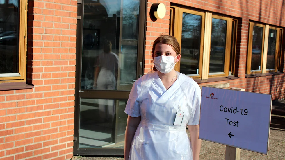 På Tjustskolan finns nu en utlämningsstation av covid-test. Öppningsdagen förflöt under ordnade former. "Det har gått smidigt", säger Karolina Axelsson som arbetar på stationen.