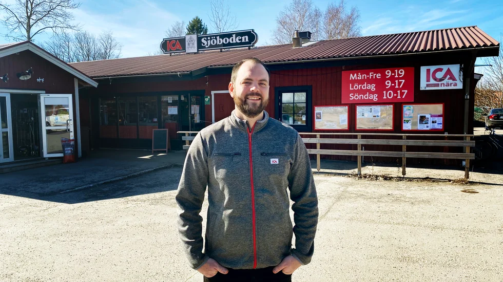 30-årige Peter Löf från Trosa tar över Gräsös enda matbutik den 1 april.
