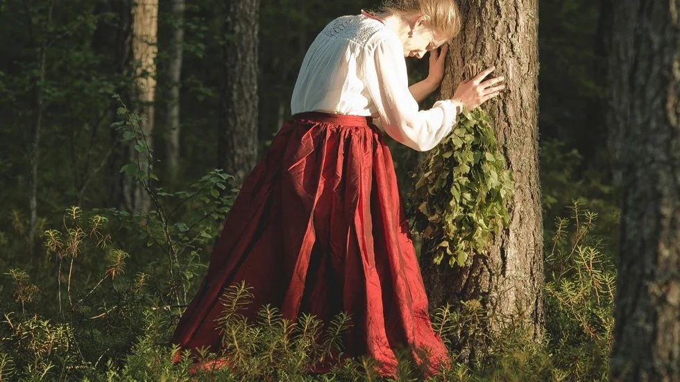 Sångerskan och folkmusikern Mirja Palo har skapat en musikföreställning med barnafödandet i fokus - berättelser som bland annat hämtat inspiration från det finska nationaleposet Kalevala.