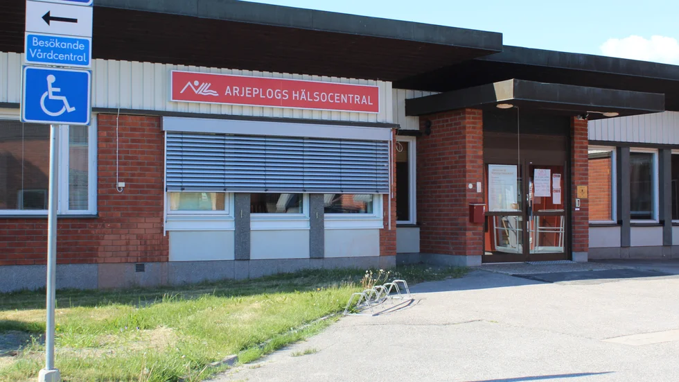 Lättakuten vid hälsocentralen Arjeplog har haft i genomsnitt 2 besökare per dag. (Arkivbild)