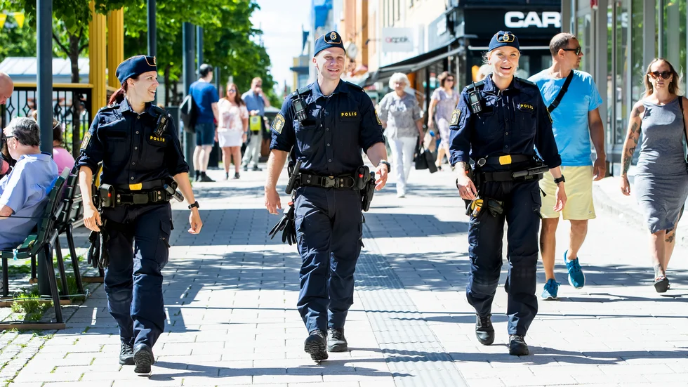Malin Grenemark, Markus Andersson och Emilia Wäppling ser fram emot att arbeta i yttre tjänst och möta medborgarna.