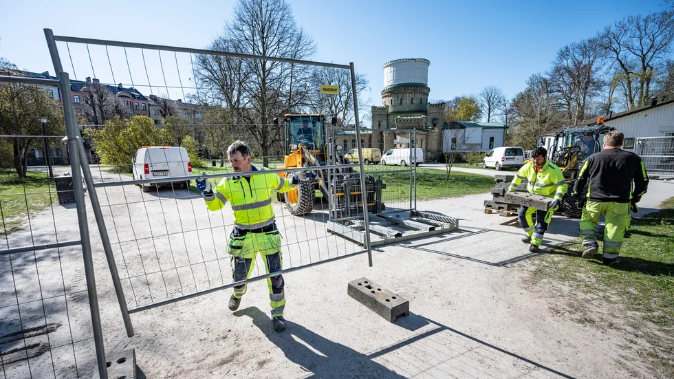 I Stadsparken i Lund kan omkring 30|000 studenter och andra samlas en vanlig valborgsmässoafton. Men i år, liksom ifjol, har kommunen satt staket runt parken.