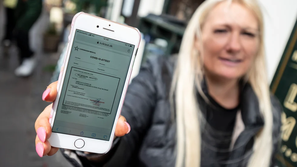 När tredje sprutan tas raderas informationen om första sprutan bort ur det danska digitala coronapasset. Arkivbild.