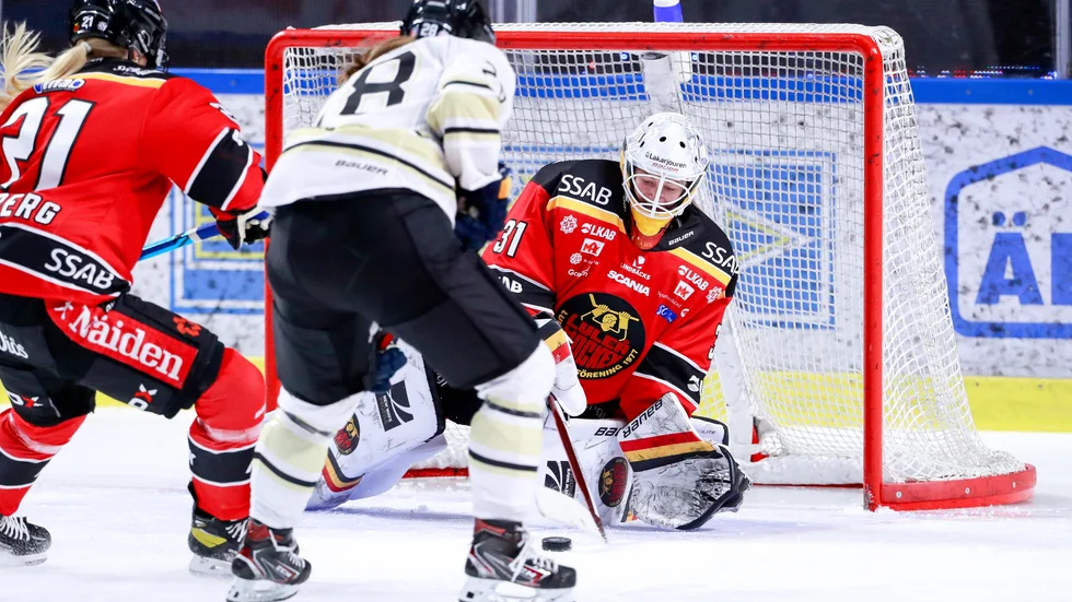 Frida Axell i målet Luleå Hockey/MSSK