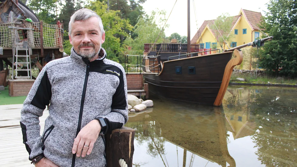 Iron Design, med ägaren Niclas Åkesson, fick det udda uppdraget att bygga stålkonstruktionen till Hoppetossa och sätta ihop driften, så den kan köras under föreställningarna i nya Pippimiljön. "Det var ett väldigt roligt uppdrag".