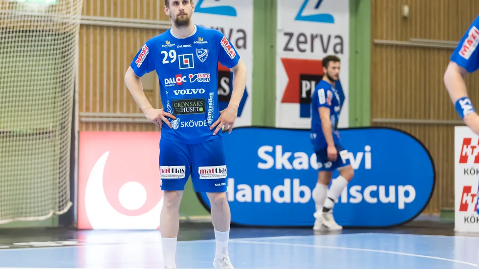 Förra Eskilspelaren Richard Hanisch stängs av i två år.