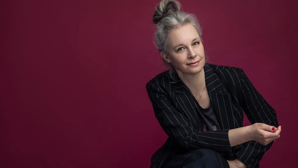 Sara Stridsberg skriver så vackert att boken vid ett flertal tillfällen får mig att gråta, skriver NSD:s recensent om novellsamlingen "Hunter i Huskvarna". 

.
