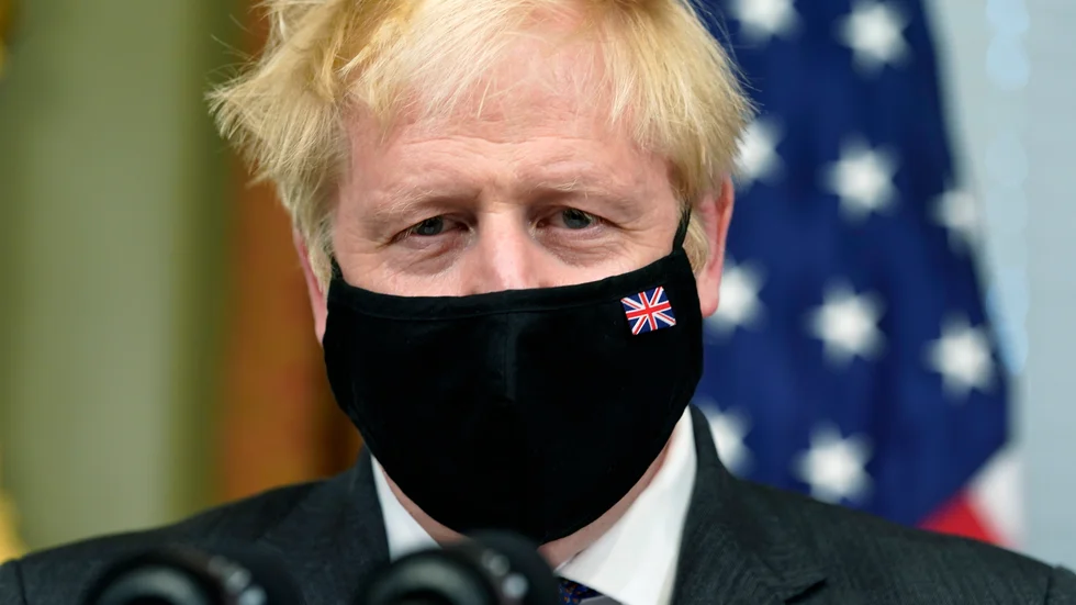 Storbritanniens Boris Johnson ordleker på "frangelska" och uppmanar Frankrike att lugna ner sig och ge honom en chans. Arkivbild.
