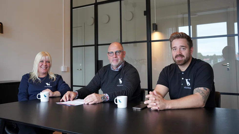  
Ny satsning i Piteå. Från vänster ses Anna Jonsson som är ny arbetsledare i Piteå, Rickard Wårell, vd och Martin Sundberg, Sälj- och affärsansvarig på Välstädat i Norrland.
