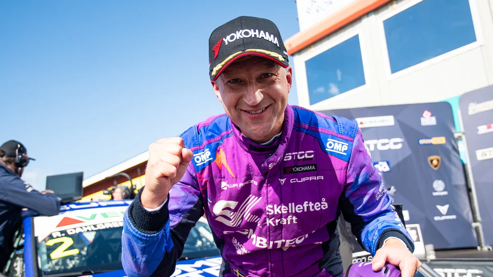 Robert Dahlgren har vunnit de två inledande racen på Anderstorp. 16.40 körs race 3.