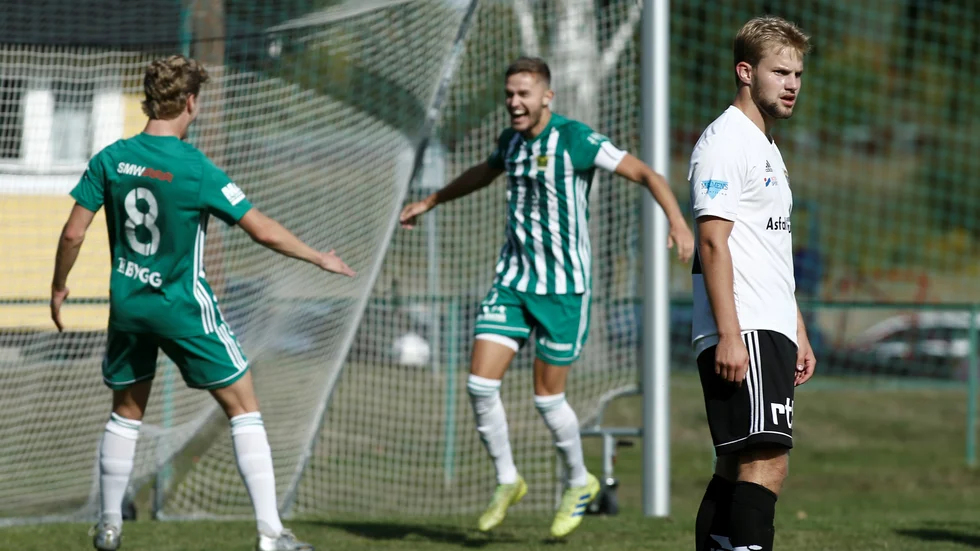 Mattias Jansson jublar efter ett Zeros-mål mot Malmslätt förra hösten. I helgen hoppas de grönvita att fira nya mål mot samma motstånd.