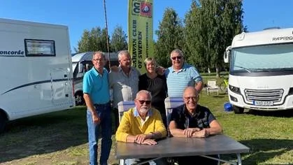 Styrelsen i Caravan Club Norrbottensektion, Anders Spets, Rolf Rönnberg, Vivianne Karlsson och Lars-Erik Lindvall. Sittande från vänster Kjell Eriksson och ordförande Kjell Mäki. Eva Agenholm var ej närvarande.