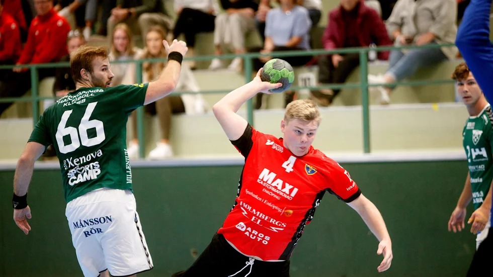 Pravitz Andersson från en hemmamatch i september. Nu väntar bortamöte mot starka Norrköping, strax före i tabellen, på lördag kväll klockan 18.00.